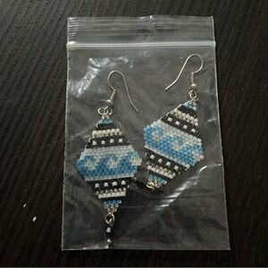 Dangly diamond-shaped wave earrings